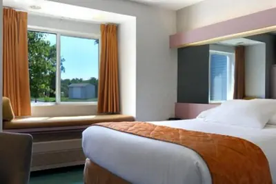 Photo 3 - CenterWay Hotel Tonawanda