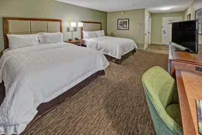 Photo 4 - Hampton Inn Savannah-I-95-North