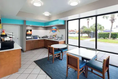 Photo 5 - Baymont by Wyndham Mobile/Tillmans Corner