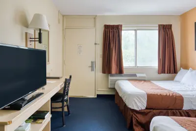 Photo 5 - Days Inn by Wyndham New Philadelphia