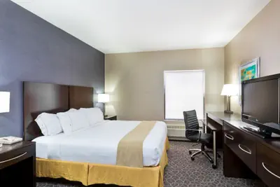 Photo 5 - Holiday Inn Express Hotel & Suites Mt. Holly by IHG