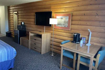 Photo 3 - Days Inn & Suites by Wyndham Williamsburg IA North