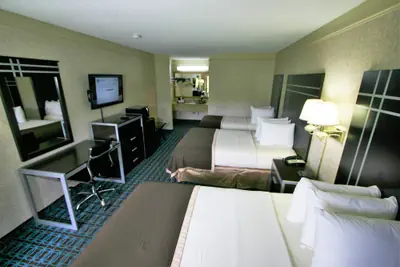 Photo 3 - Deluxe Inn Fayetteville - I-95 Exit 49