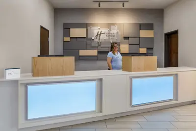 Photo 2 - Holiday Inn Express Hotel & Suites Waycross by IHG