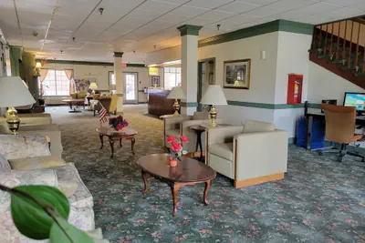 Photo 2 - Surrey Inn Ashland