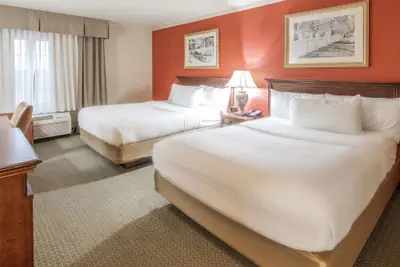 Photo 3 - The Elms Hotel