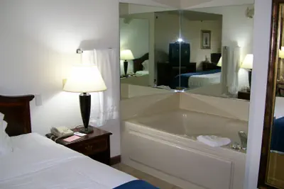 Photo 3 - Holiday Inn Express & Suites Alliance by IHG