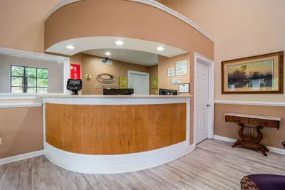 Photo 2 - Econo Lodge Inn & Suites Cayce I-26 Airport