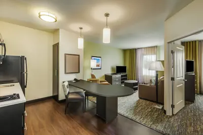 Photo 5 - Candlewood Suites Lenexa - Overland Park Area by IHG