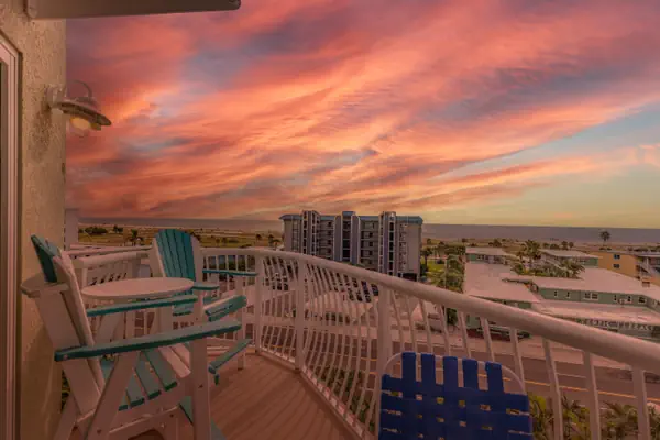 Photo 1 - Slow M'Ocean Penthouse - Treasure Island, FL 🌴