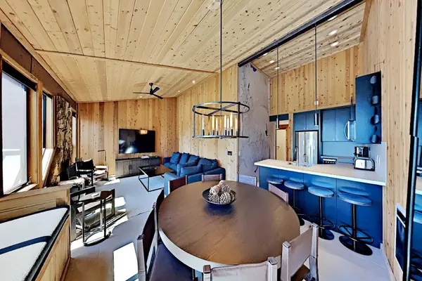 Photo 1 - Beautifully remodeled 3 Bedroom Condo Great For Friends and Family! (Unit 633 at 1849)