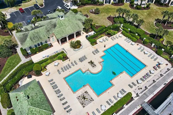 Photo 1 - 427 Edgewater