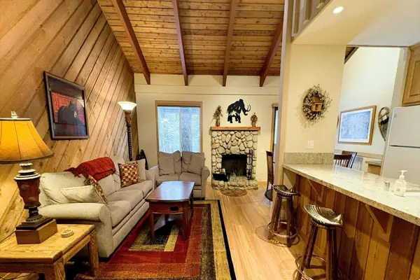 Photo 1 - 104 Premium