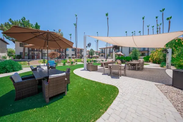 Photo 1 - Studio with hot tub!