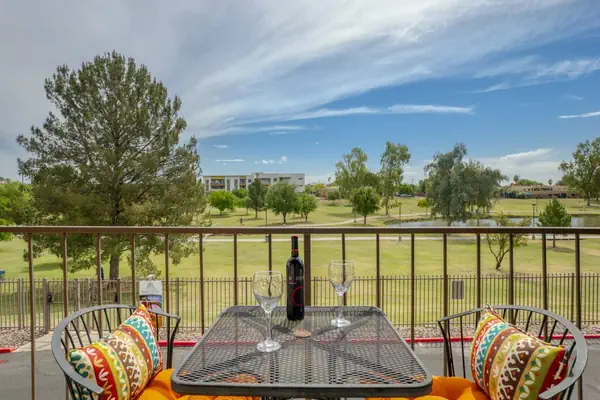 Photo 1 - Scottsdale's premium short term getaway, Fully furnished 1 bedroom homes, FREE Golf, cable, utilities, Wi-Fi, parking, pool, and bike trails- Unit 231