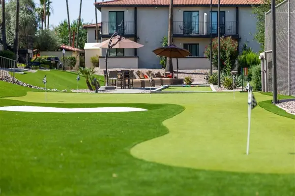 Photo 1 - 1 bedroom apartment with hot tub!