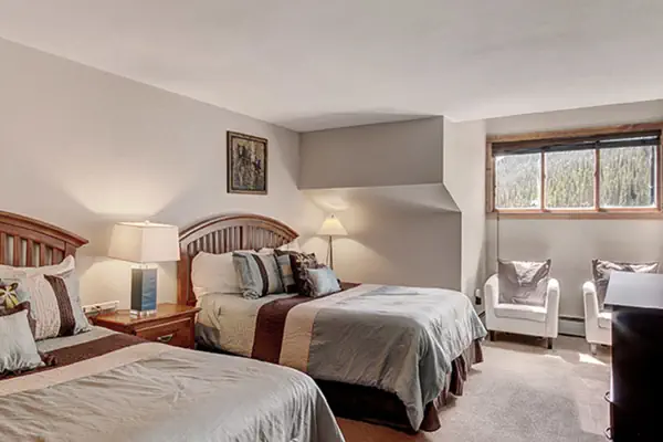 Photo 1 - Mountain Plaza Hotel Style Room with 2 Beds #703