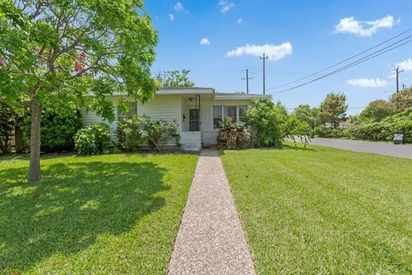 Photo 1 - Nando by the Sea