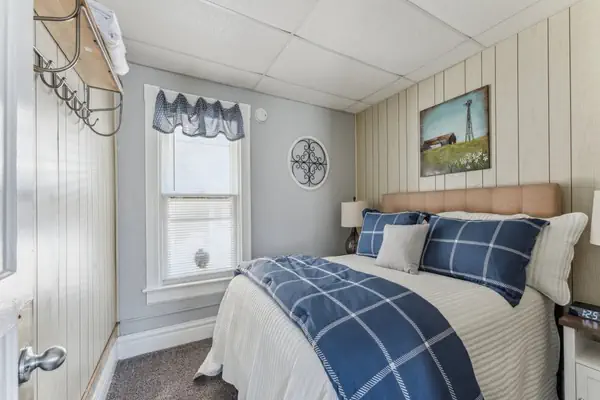 Photo 1 - 2BR Near Niagara Falls | Parking + WiFi