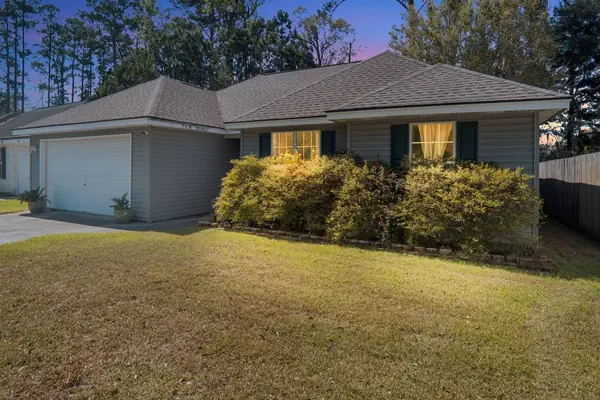 Photo 1 - 3BR Savannah Home Sleeps 5 Near historic District