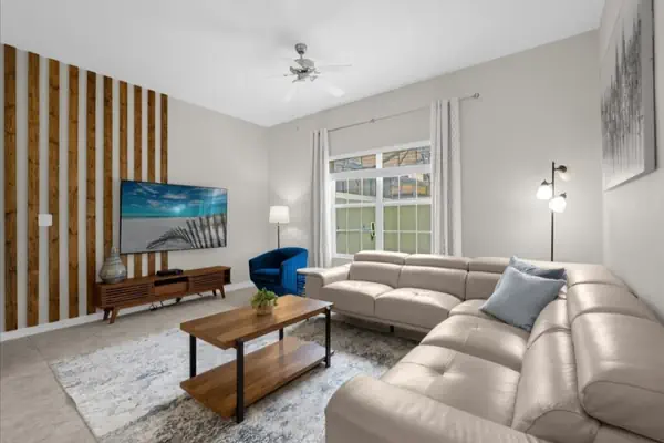 Photo 1 - Elegant 5 Bed With Private Splash Pool