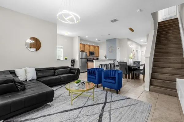 Photo 1 - 5 Bed Spacious Home With Private Splash Pool