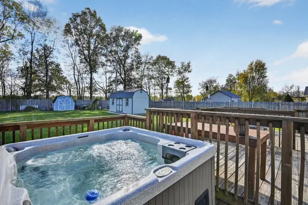 Photo 1 - Cozy Retreat with Hot Tub in Peaceful Goshen