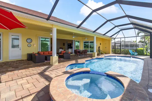 Photo 1 - Casa Amarilla