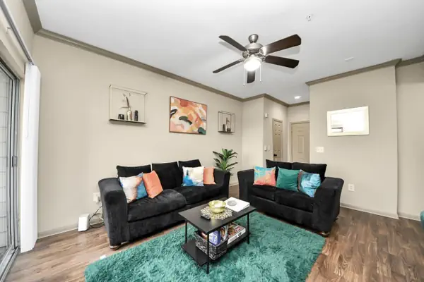 Photo 1 - Grand Abode|Epicenter of Midtown & Downtown