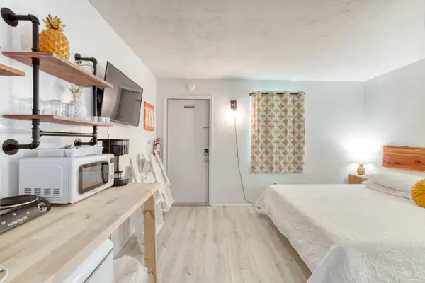 Photo 1 - Pineapple 7 Shores Retro Inn