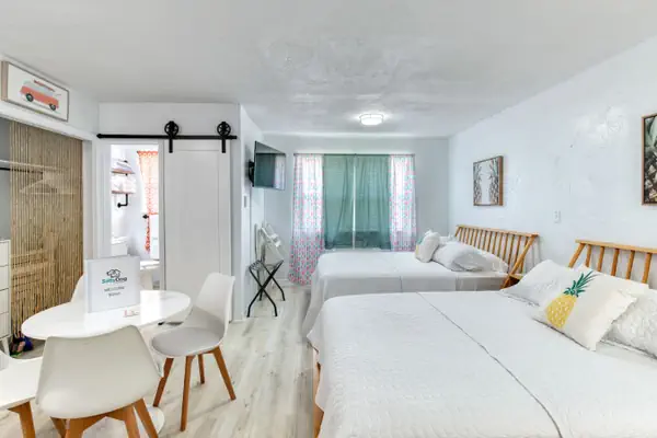 Photo 1 - Pineapple 3 Shores Retro Inn 3