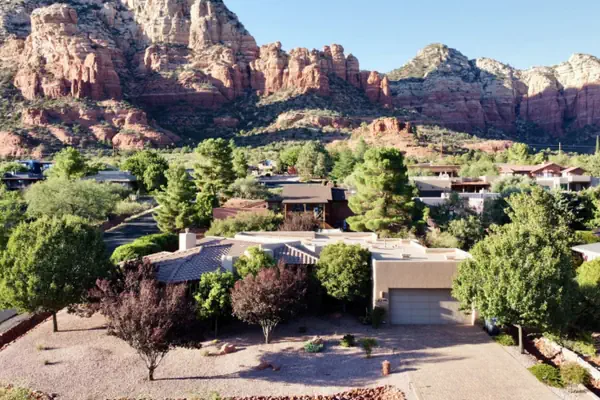 Photo 1 - Luxury Home- outdoor sauna views and nearby trails