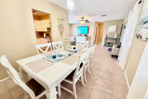 Photo 1 - Dog friendly Getaway w/ Game room + Beaches close