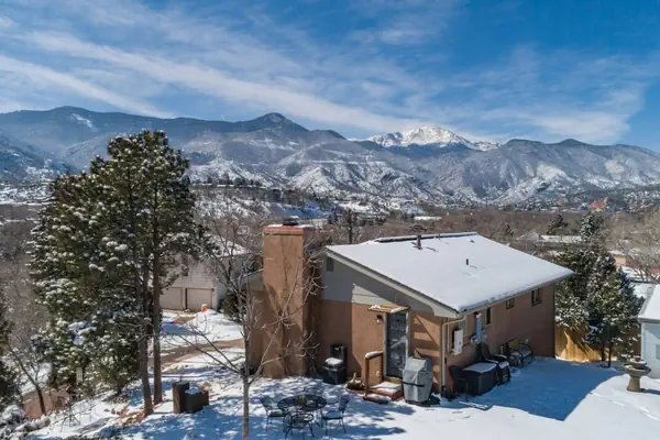 Photo 1 - 4BR Mtn Viewsgarden of the Godshot Tub, Firepit