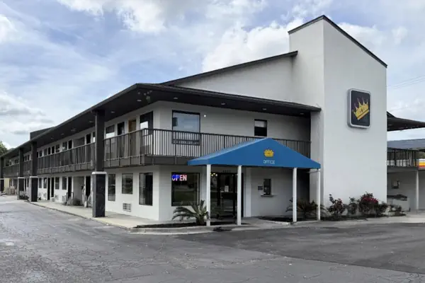 Photo 1 - Royal Inn Richmond Hill- Savannah I-95