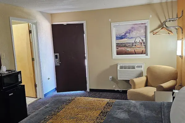 Photo 1 - Indian Mound Motel