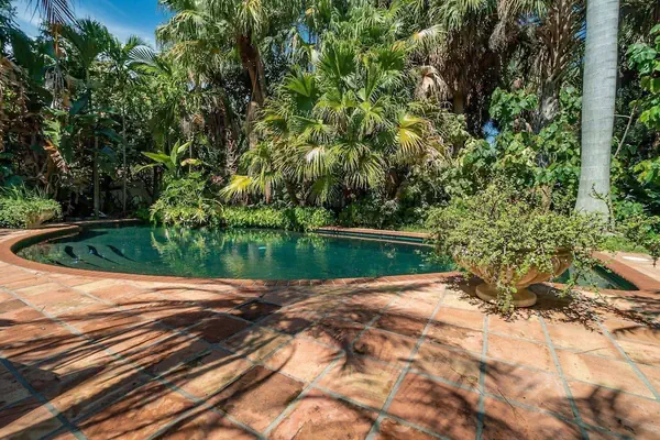 Photo 1 - New Live Oak Cottage/beach/downtown/pool/shops/cafés