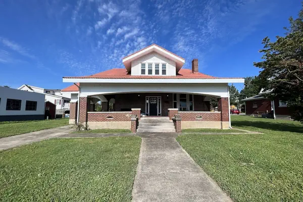 Photo 1 - Homestay on Main by Twin Lakes Creamery