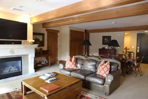 Photo 1 - Deluxe Studio Hotel Room by RedAwning