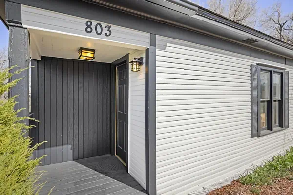 Photo 1 - Charming Bungalow With Hot Tub, Fire Pit & Bikes