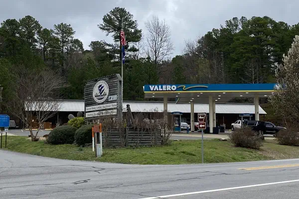 Photo 1 - Queen Guest Room located at the Joplin Inn on the highway at the entrance to Mountain Harbor, 2 1/2 miles from Lake Ouachita. by RedAwning