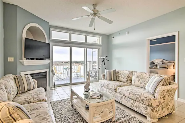 Photo 1 - Beautiful Waterfront Condo w/ Community Pool!