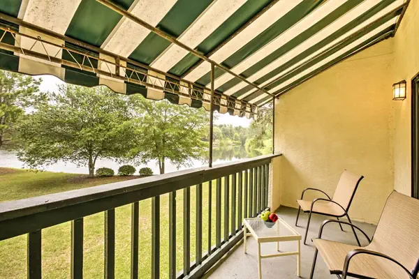 Photo 1 - Niceville Condo w/ Pool Access < 8 Mi to Destin!