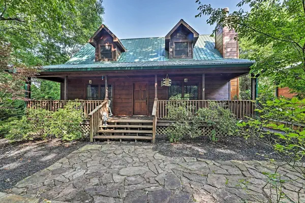 Photo 1 - Lakefront Coalmont Cabin on 5 Acres w/ Dock!