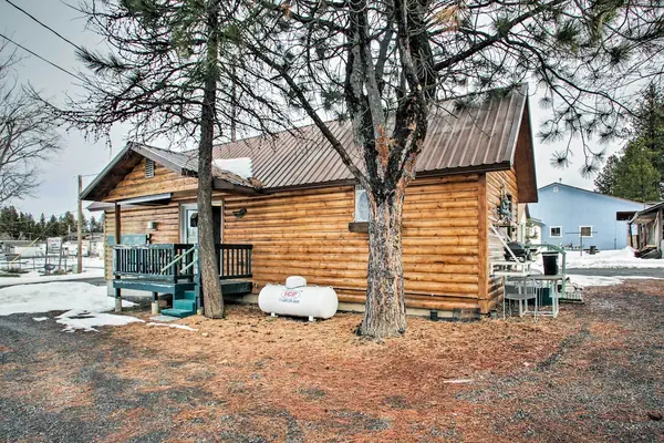 Photo 1 - Cozy Winchester Lake Cabin: Hunting/fishing Haven!