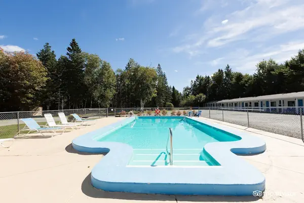 Photo 1 - 3BedroomApt Pool CampFire PlayArea