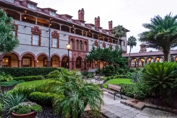 Photo 1 - Ocean Hibiscus Oceanfront Resort