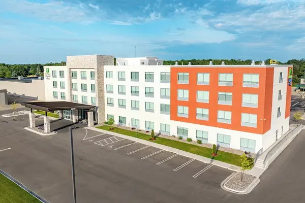 Photo 1 - Holiday Inn Express & Suites Marinette by IHG