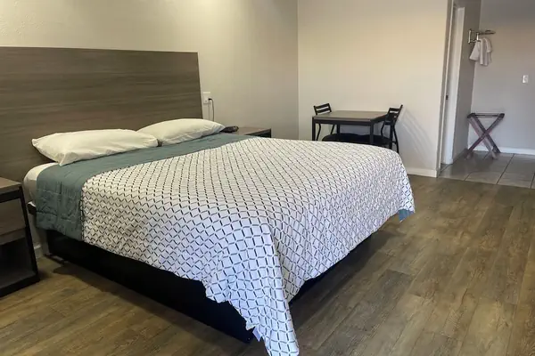 Photo 1 - Town House Motel