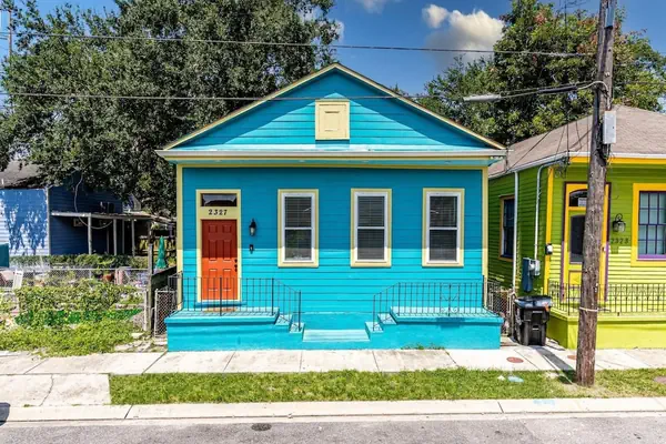 Photo 1 - Revived Nola Home Near Everything
